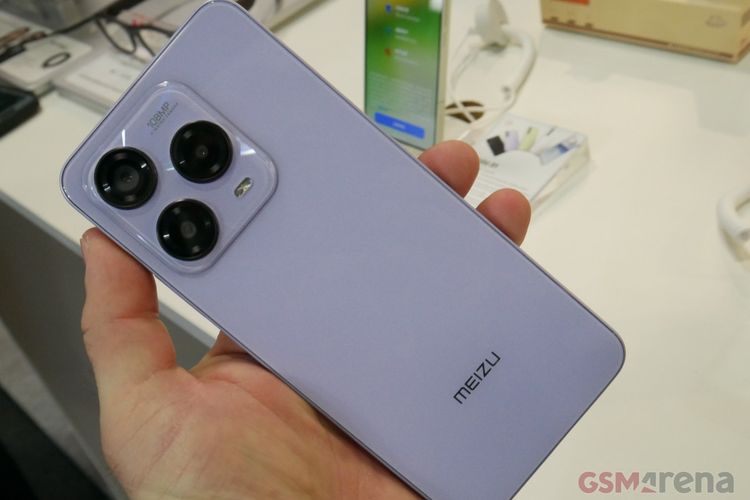 Meizu Note 22 dibekali kamera utama beresolusi 108 MP dan kamera depan (selfie) 32 MP