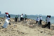 Peringati Hari Kemerdekaan, Komunitas Ini Bersih-Bersih Pesisir Laut di Ancol