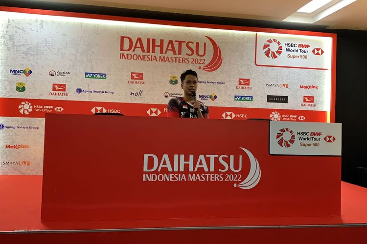 Anthony Sinisuka Ginting saat melakukan sesi konferensi pers usai menyelesaikan pertandingan kontra Lee Zii Jia di perempat final Indonesia Masters 2022 pada Jumat (10/6/2022).