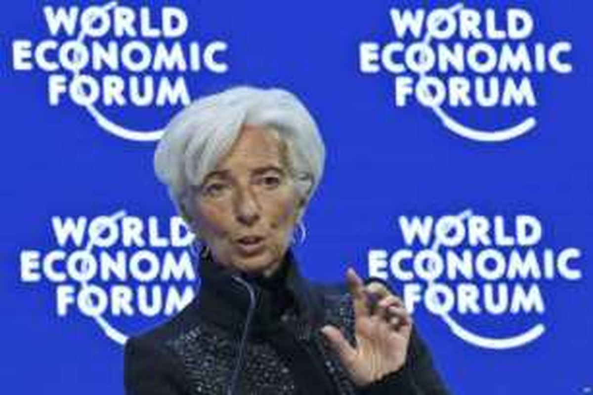 Direktur IMF Christine Lagarde saat berbicara dalam Forum Ekonomi Dunia di Davos, Swiss, Sabtu (23/1/2016).