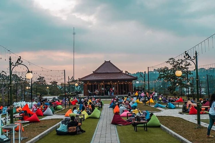 Pelangi Cafe & Resto Sentul.