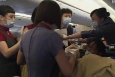 Mengharukan, Seorang Ibu Melahirkan di Dalam Pesawat Terbang 