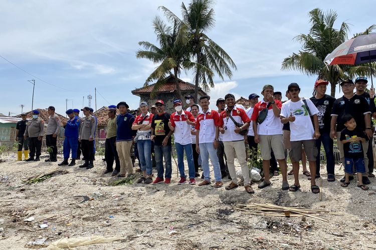 Toyota Sienta Community (Tosca) rayakan hari jadi dengan menanam 1.000 mangrove