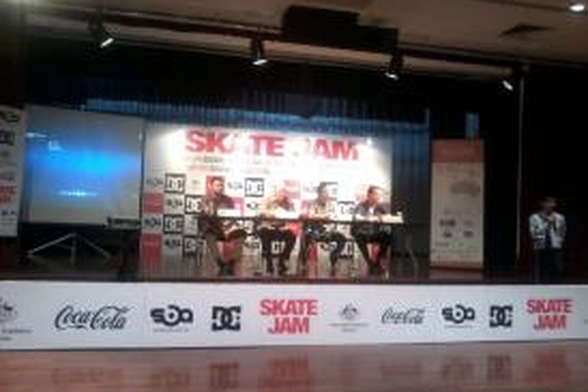 Kedutaan Besar Australai menggelar kegiatan Skate Jam, sebuah pelatihan singkat bermain skateboard, dengan pelatih pemain skateboard profesional.