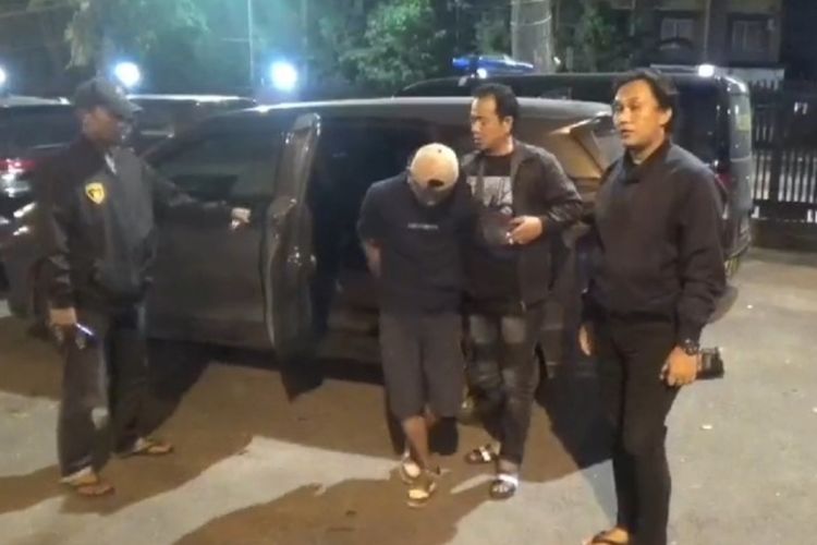 Seorang pelaku bajing loncat, Tulus Hardiono (29), ditangkap polisi dari Polsek Sunggal saat beraksi di Jalan Gatot Subroto, Kota Medan pada Rabu (5/6/2024).