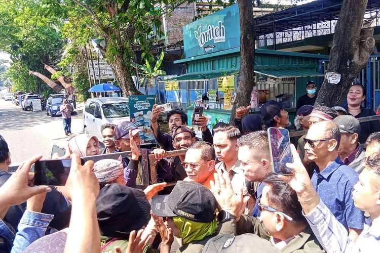 Loyalis Yakin Sudewo Lolos dari Dakwaan Korupsi, Sebut Terlihat Gembira Usai Sidang