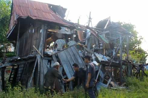 Cerita Kakek Hamid, Hidup Sebatang Kara di Rumah yang Rusak Dihantam Puting Beliung