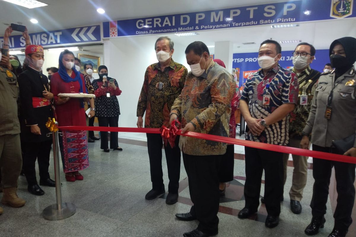 Wakil Wali Kota Jakarta Utara Juaini resmi membuka PTSP di pusat grosir pasar pagi mangga dua, Jakarta Utara pada Kamis (31/3/2022).