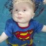 Seri Baru Jadi Ortu: Kapan Waktu Ideal Anak Belajar Berenang?