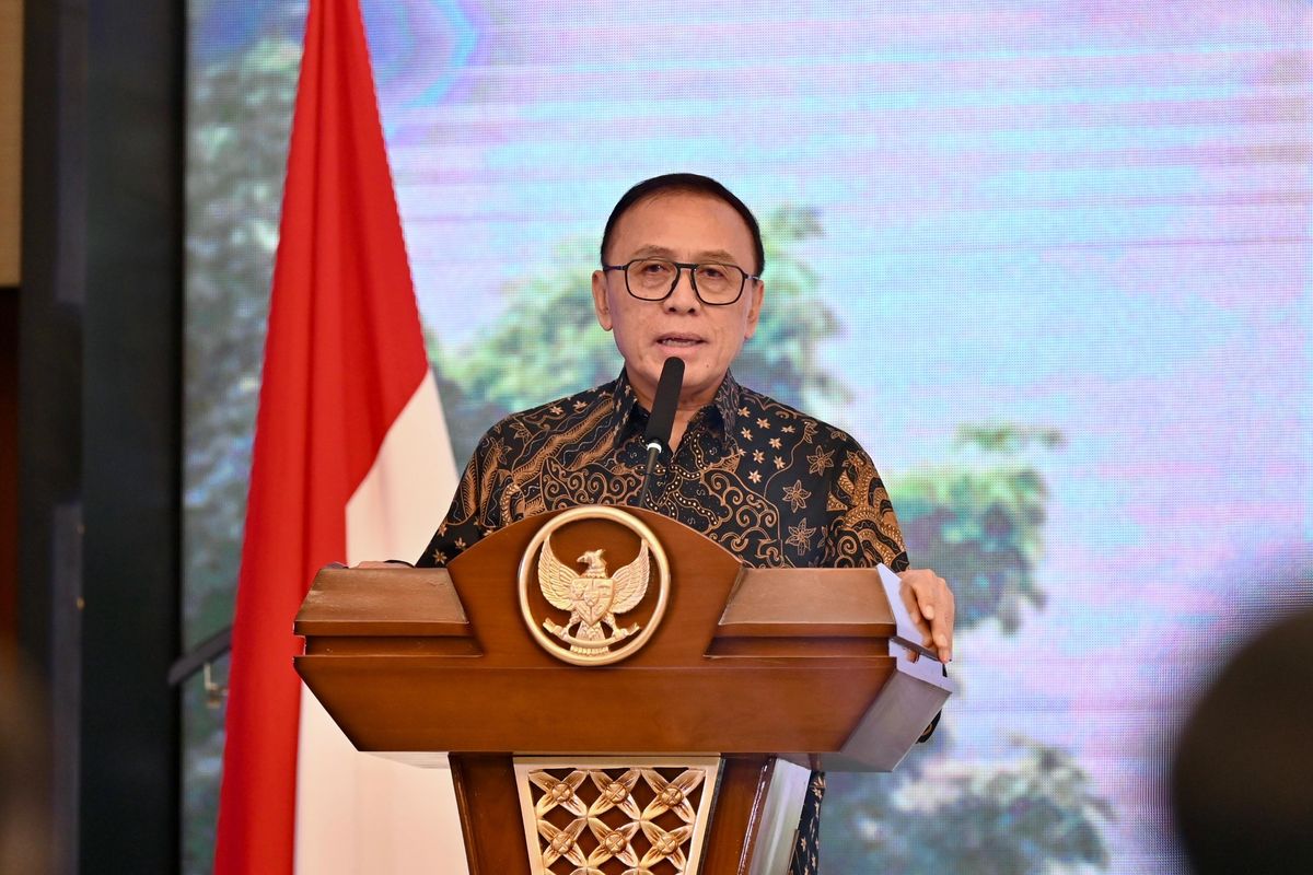 Komisaris Utama Pertamina Mochamad Iriawan memberikan sambutan pada acara CNG Market Day 2025 yang diselenggarakan di Ballroom 3, Hotel Pullman, Bandung, Rabu (6/8/2025).