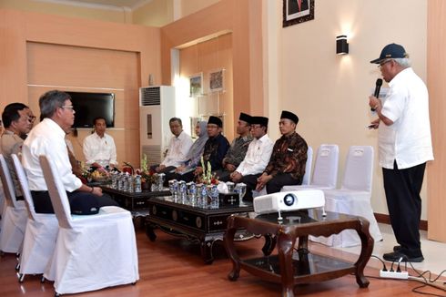 Tiba di Lombok, Jokowi Langsung Pimpin Rapat di Ruang Tunggu Bandara