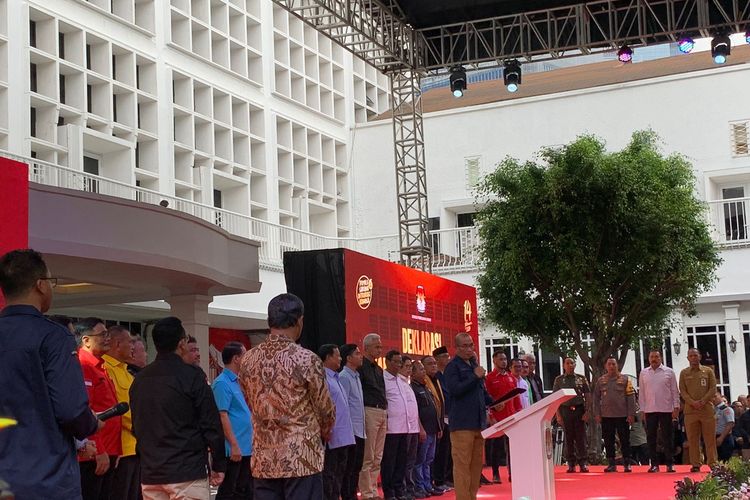 Suasana Deklarasi Kampanye Damai Pemilu 2024 di halaman Gedung KPU, Jakarta, Senin (27/11/2023).
