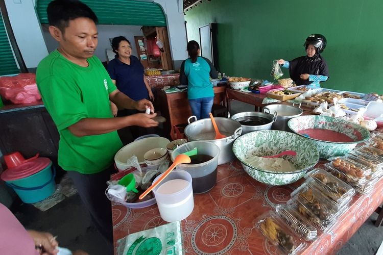 Kios Jenang Dawet di Sekitar Taman Bunga Wonosari, Desa Wonosari, Gunungkidul