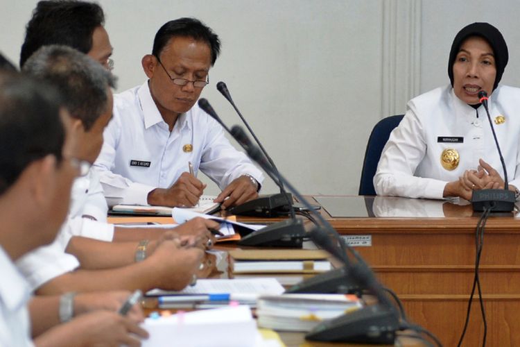 Wakil Gubernur Sumatera Utara Nurhajizah Marpaung menggelar rapat dengan Direktur BODT, Kamis (15/6/2017)