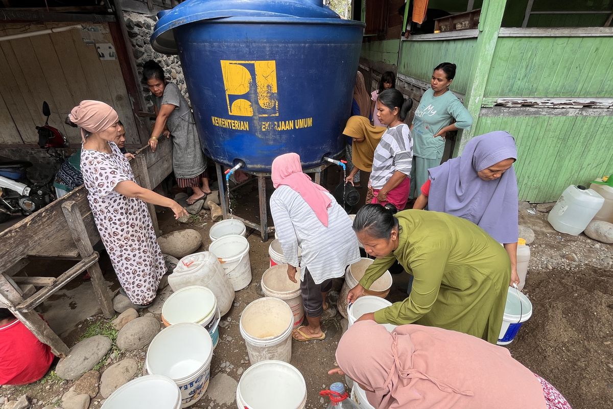 Krisis Air Bersih di Padang Kian Parah: Warga Terpaksa Mandi Sekali Sehari  demi Berhemat