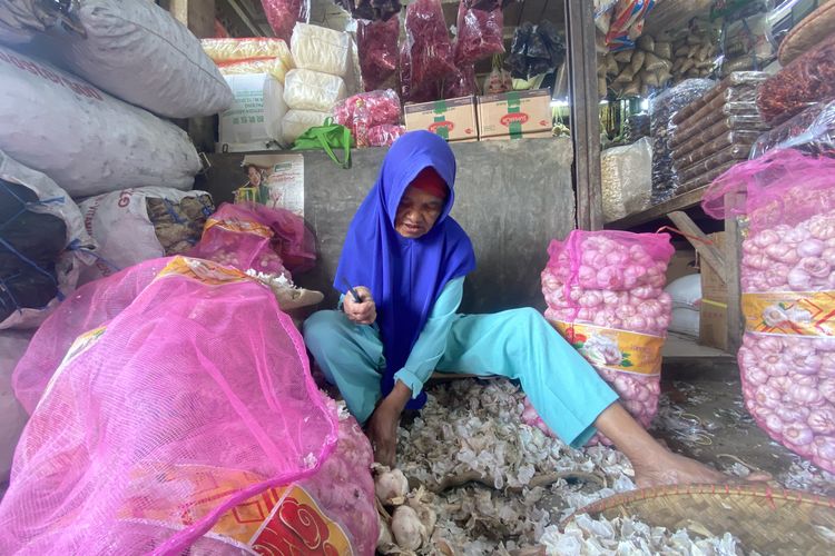 Beda Fakta Pidato Prabowo soal Upah Kupas Bawang Rp 700.000, Buruh Sukabumi Senyum Heran