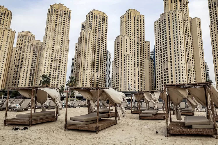 Pemilik Restoran di Dubai Pangkas Gaji Karyawan Imbas Perang Timur Tengah