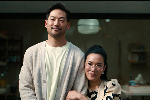 Ali Wong dan Steven Yeun Menangi Golden Globes 2024, Jadi Keturunan Asia Pertama Kategori Artis Terbaik Serial Terbatas