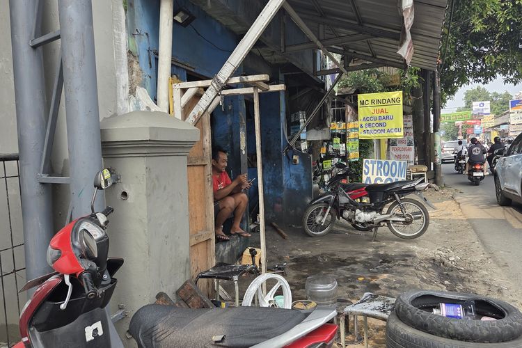 Pria di Cirendeu Tangsel Dihajar Massa Usai Curi Motor yang Diservis