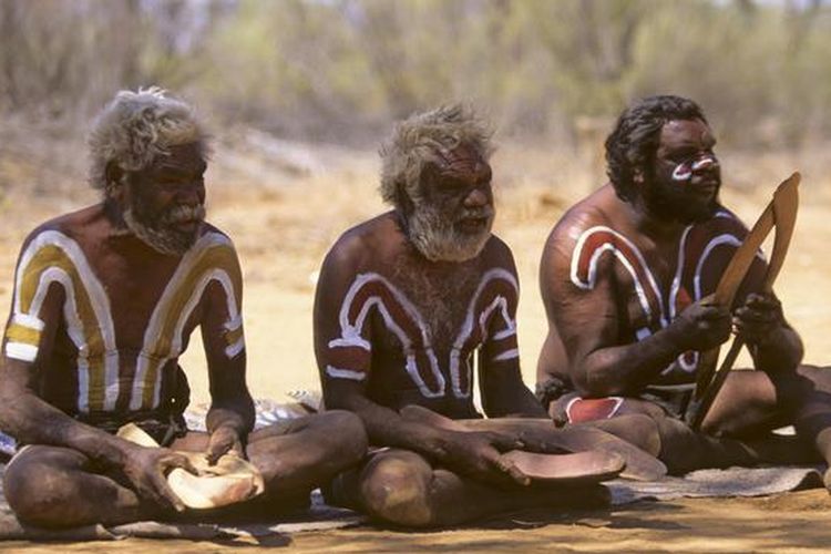 Suku asli australia adalah