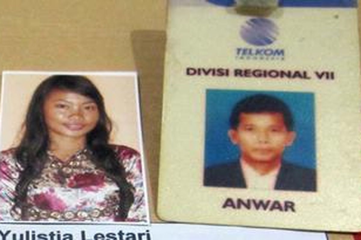 H Anwar dan Yulistia, salah seorang putrinya semasa hidup. Anwar sekeluarga tewas dalam musibah Kapal Feri Windu Karsa yang tenggelam di Perairan Lambasina, Kecamatan Wundulako, Kabupaten Kolaka, Sulawesi Tenggara, Sabtu (27/8/2011) dini hari.