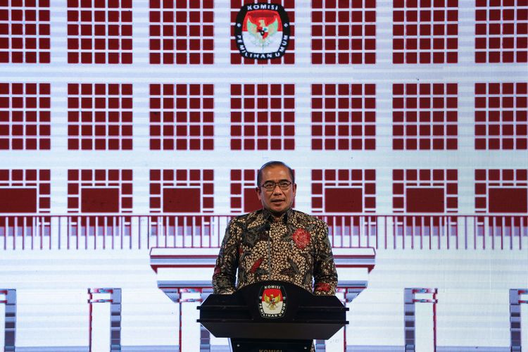 Ketua Komisi Pemilihan Umum Republik Indonesia Hasyim Asy'ari memberi sambutan pada acara peluncuran tahapan Pemilu 2024 di Kantor Komisi Pemilihan Umum, Jakarta, Selasa (14/6/2022). Tahun 2024 akan menjadi tahun politik yang sangat ramai. Tidak hanya pemilu, pemilihan kepala daerah serentak juga akan dilakukan di tahun yang sama.