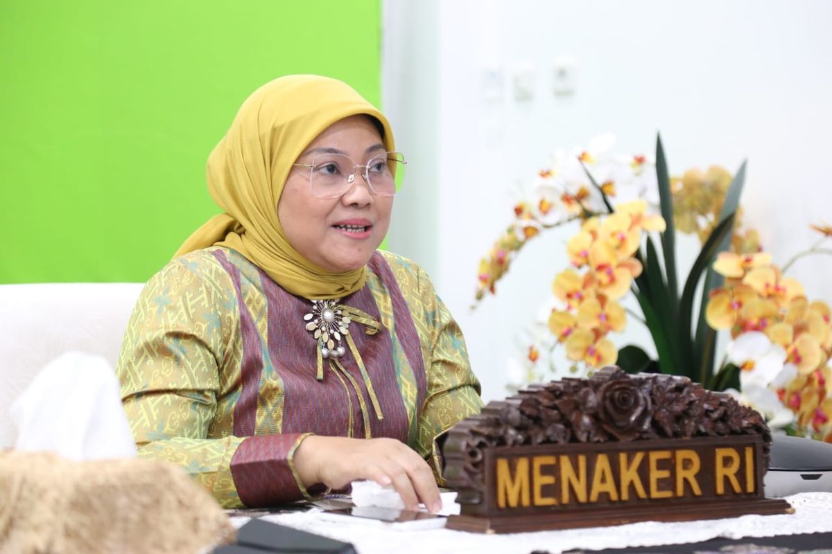 Menteri Ketenagakerjaan (Menaker) Ida Fauziyah saat menjadi keynote speaker pada acara Corporate Rating Award Human Capital on Resilience Award 2021 bertema ?Peran Strategis HRM dalam Ketahanan Keberlangsungan Bisnis yang Berkelanjutan di masa Kenormalan Baru? secara virtual di Jakarta, Rabu (7/7/2021).