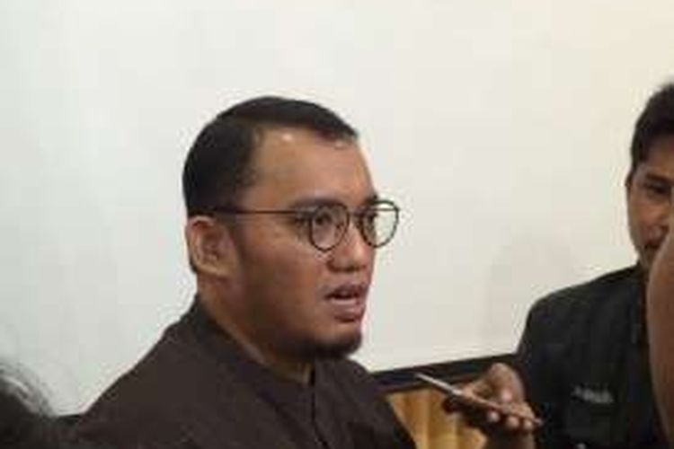 Ketua Pemuda PP Muhammadiyah Dahnil Azhar Simanjutak ketika Diskusi Berseri Madrasah Anti Korupsi Seri 11 di Jakarta, Senin (19/9/2016).