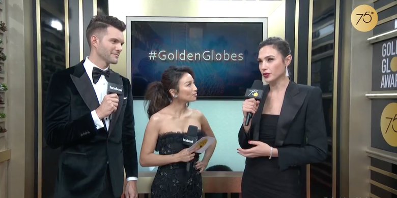Gal Gadot mengenakan gaun hitam saat menghadiri penghargaan Golden Globes ke-75