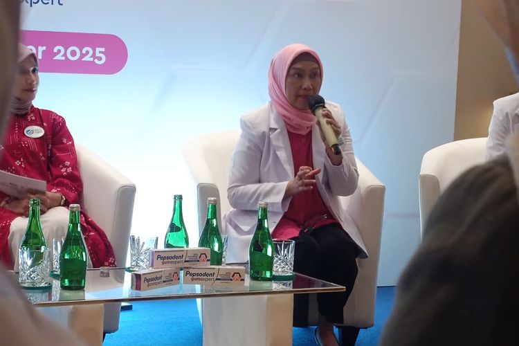 Guru Besar Ilmu Periodonsia di Fakultas Kedokteran Gigi Universitas Padjadjaran, Prof. Dr. Amaliya, drg., M.Sc., Ph.D., dalam IHF 2025 yang digelar oleh Unilever Indonesia melalui brand Pepsodent, di Jakarta Selatan, Rabu (17/12/2025).