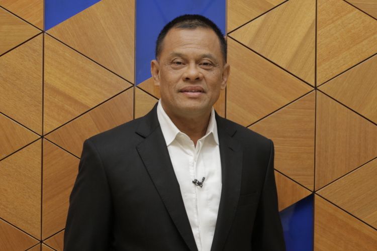 Jenderal TNI (Purn) Gatot Nurmantyo berpose sebelum menjadi narasumber di acara Satu Meja The Forum di studio satu Kompas TV, Menara Kompas, Jakarta, Senin (23/4/2018).