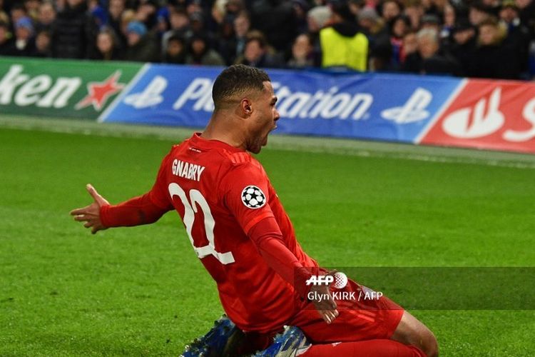 Serge Gnabry dalam laga Chelsea vs Bayern Muenchen pada leg pertama babak 16 besar Liga Champions 2019-2020.