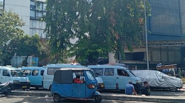 Jakarta Lengang, Angkot M08 Tanah Abang Sepi Penumpang, Pendapatan Pun Hilang