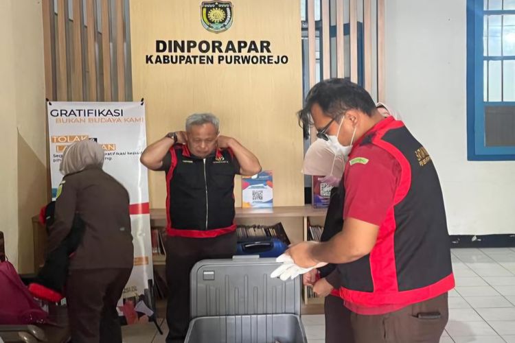 Ungkap Jejak Digital Korupsi Mini Zoo Purworejo, Jaksa Sita Laptop dan HP