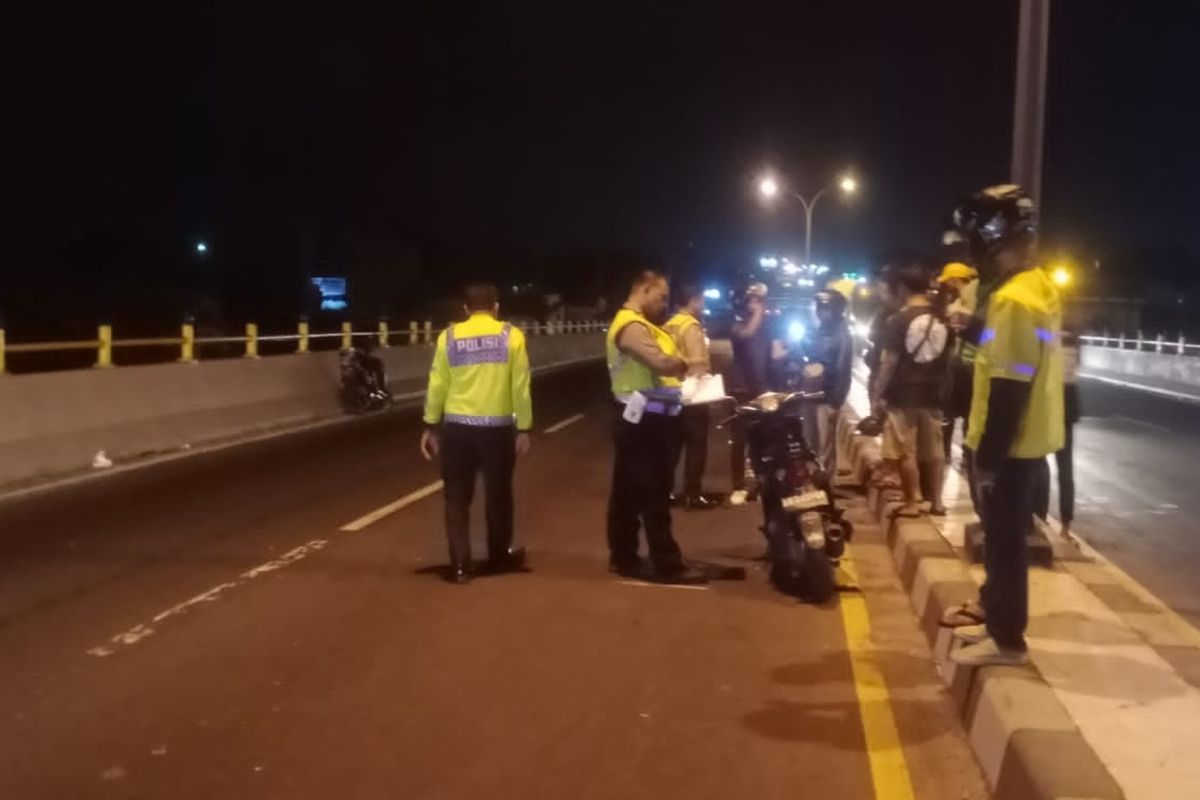 Lokasi kecelakaan di Flyover Janti, Banguntapan, Bantul, DI Yogyakarta. Jumat (3/11/2023)