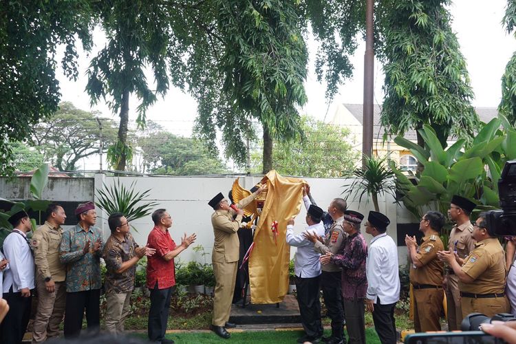 PT Alam Sutera Realty Tbk secara resmi menyerahkan 214 patung Garuda Pancasila kepada instansi pendidikan, lembaga keagaamaan, rumah ibadah, lembaga keamanan masyarakat serta instansi yang membutuhkan di Kabupaten Tangerang dan sekitarnya.