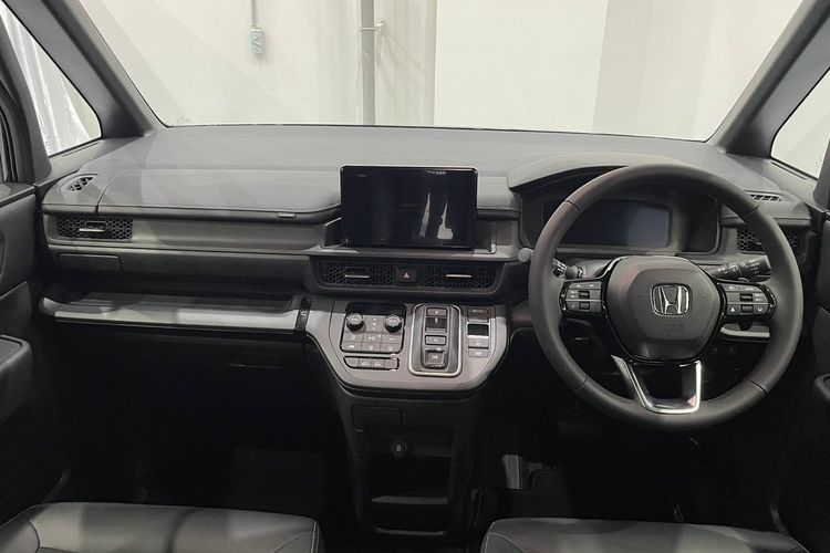 interior Honda Step WGN