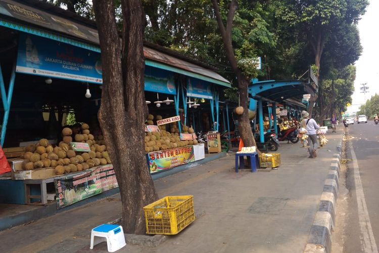 Jakarta memiliki pusat kuliner durian yang bernama Sentra Durian Kalibata, berlokasi di Kalibata, Jakarta Selatan.