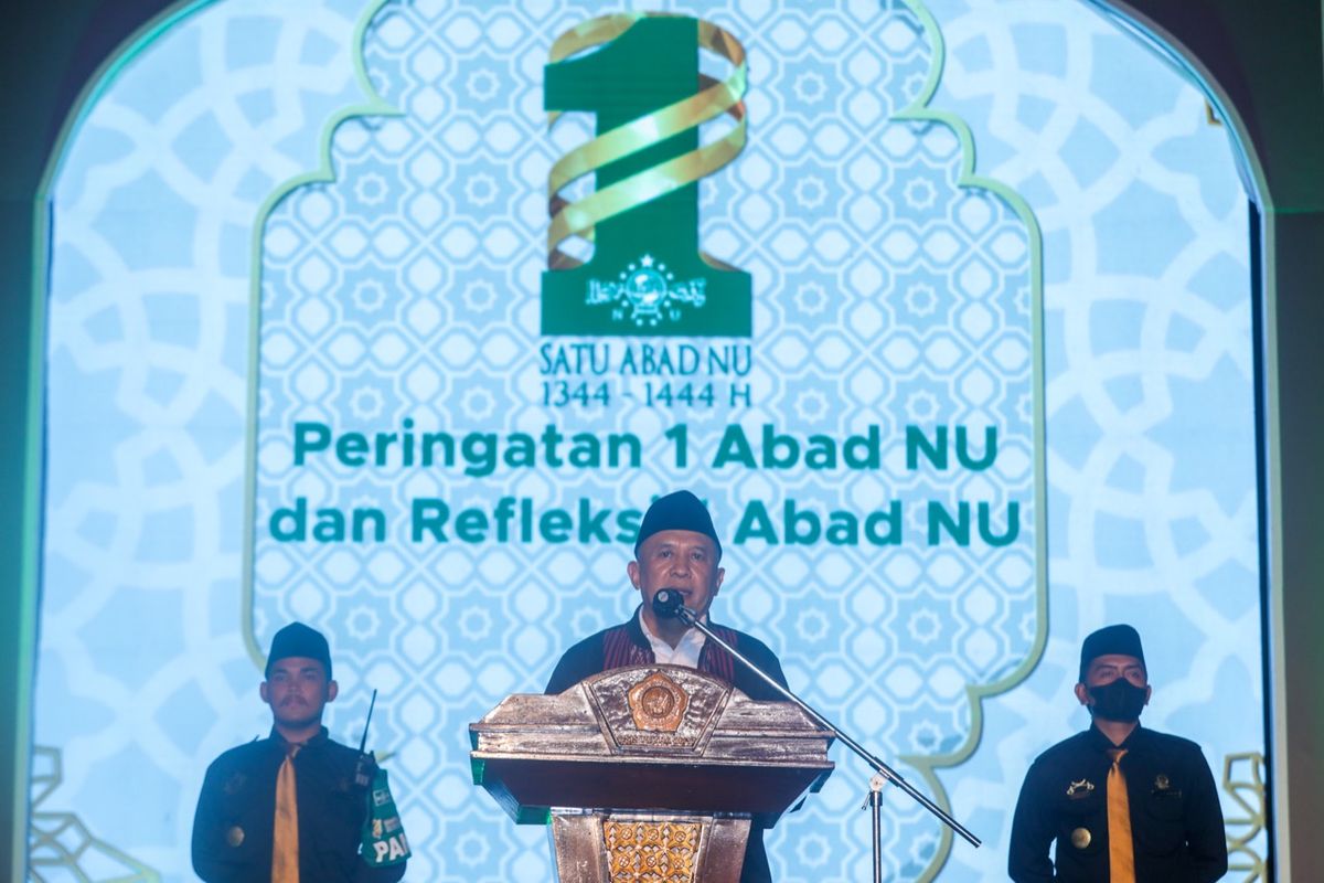 Menteri Koperasi dan UKM (MenKopUKM) Teten Masduki dalam sambutannya pada acara Memperinganti Hari Santri Nasional dan Kick Off Satu Abad NU di PonPes Wisata An-Nur 2 Al-Murtadlo 