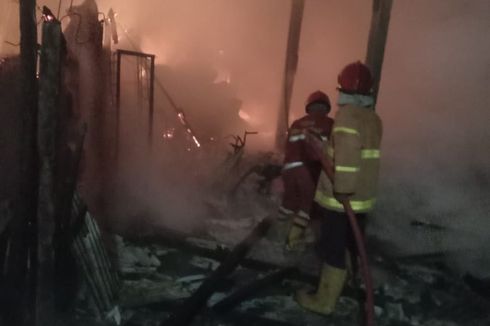 Sebuah Pabrik Tahu di Tajur Ciledug, Tangerang, Terbakar