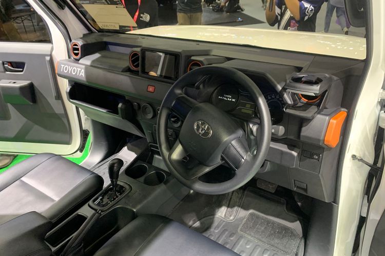 Toyota Hilux Champ resmi meluncur di Thailand Motor Expo (TME) 2023. Toyota Rangga versi Thailand ini digadang menjadi kendaraan niaga serbaguna yang dapat dimodifikasi sesuai kebutuhan.