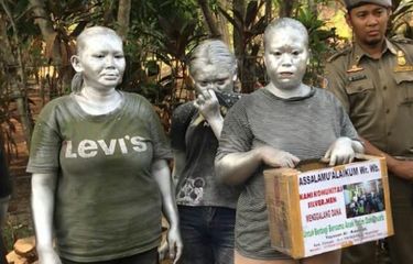 Bahaya Mengecat Kulit Seperti pada Manusia Silver