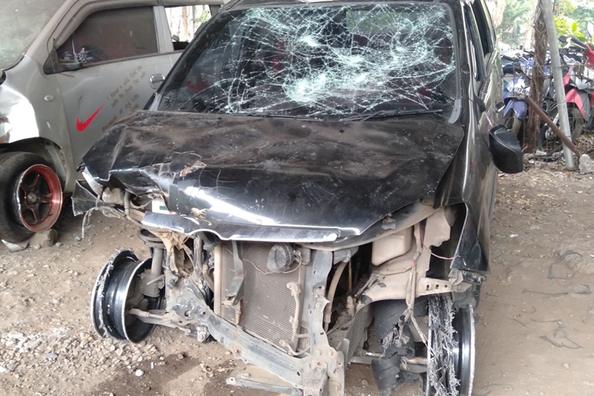Kondisi mobil milik Aipda U pasca terjadi kecelakaan pada Selasa (12/11/2019)