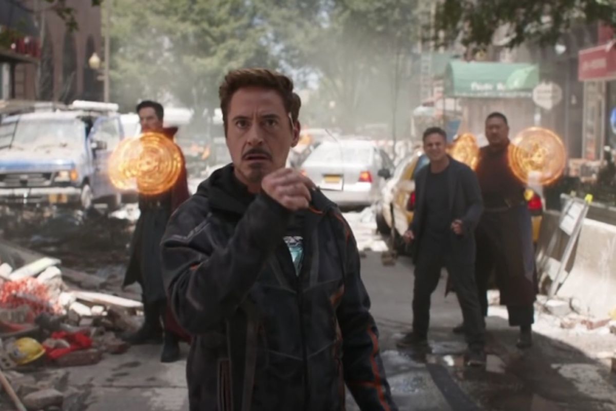 Kemunculan Tony Stark bersama pahlawan super lainnya dalam Avengers: Infinity War.