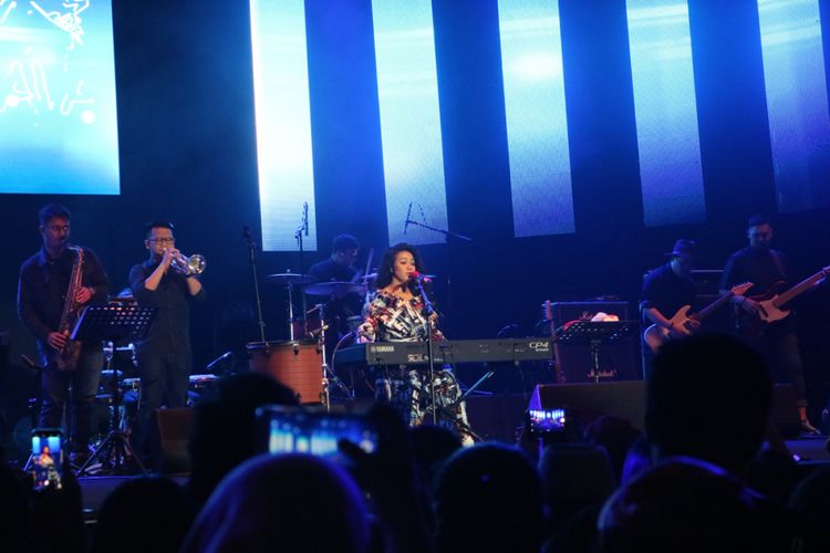 Yura Yunita tampil bersama Ron King Horn Section dalam pergelaran Java Jazz 2018 yang diadakan di JIExpo, Kemayoran, Jakarta Pusat, Sabtu (3/3/2018). 