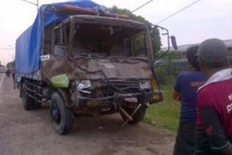 Truk yang terlibat kecelakaan dengan pikap yang menewaskan 18 orang