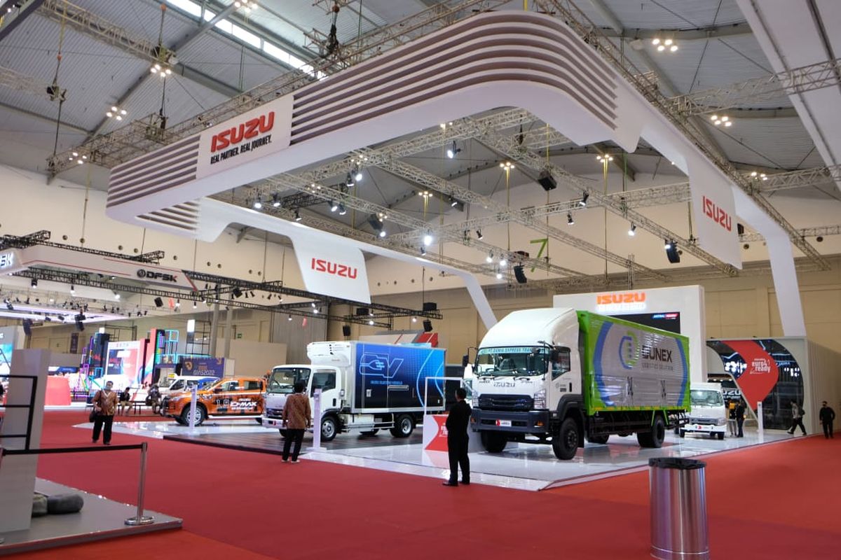 Booth Isuzu di GIIAS 2022