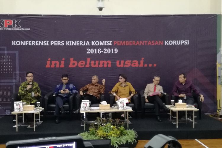 Konferensi pers Kinerja Komisi Pemberantasan Korupsi (KPK), di Gedung Penunjang KPK, Jakarta, Selasa (17/12/2019).