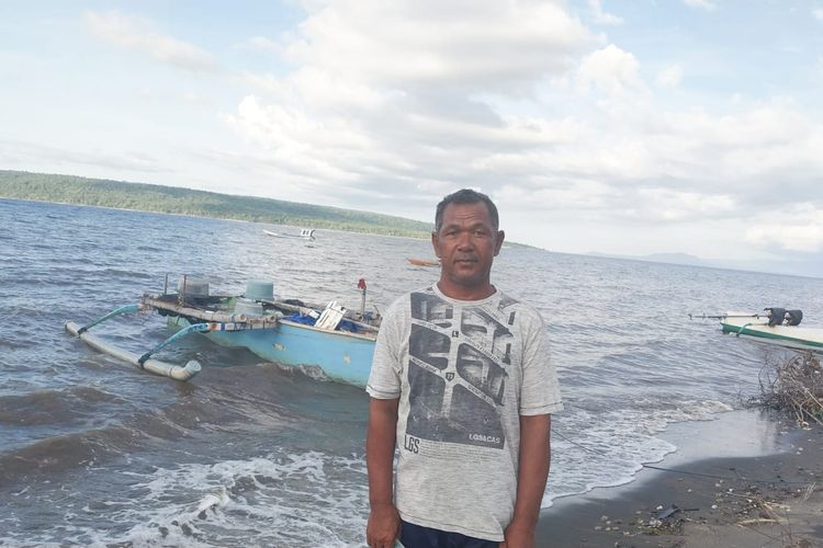 Seorang nelayan, Sirajuddin, saat ditemui setelah pulang mencari ikan di laut Kamis (7/12/2023).