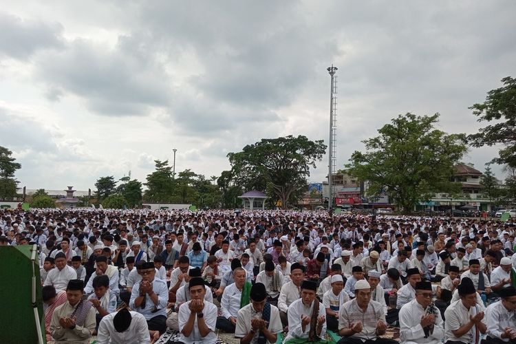 Ciamis Dilanda Kemarau 5 Bulan, Pemda dan Warga Shalat Istisqa Minta Turun Hujan
